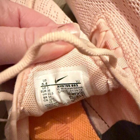 Nike sneakers - Picture 5 of 6